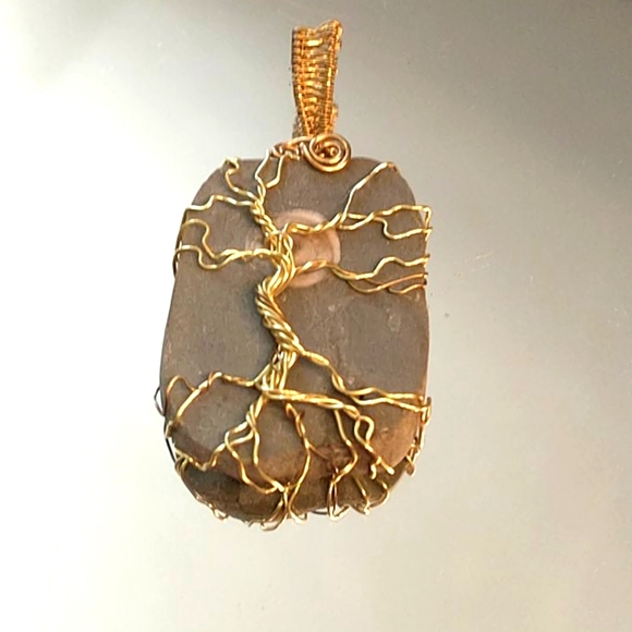 AnelArt Studio Jewelry - NWT 🇨🇦 Handcrafted in Canada Tree of life stone pendant